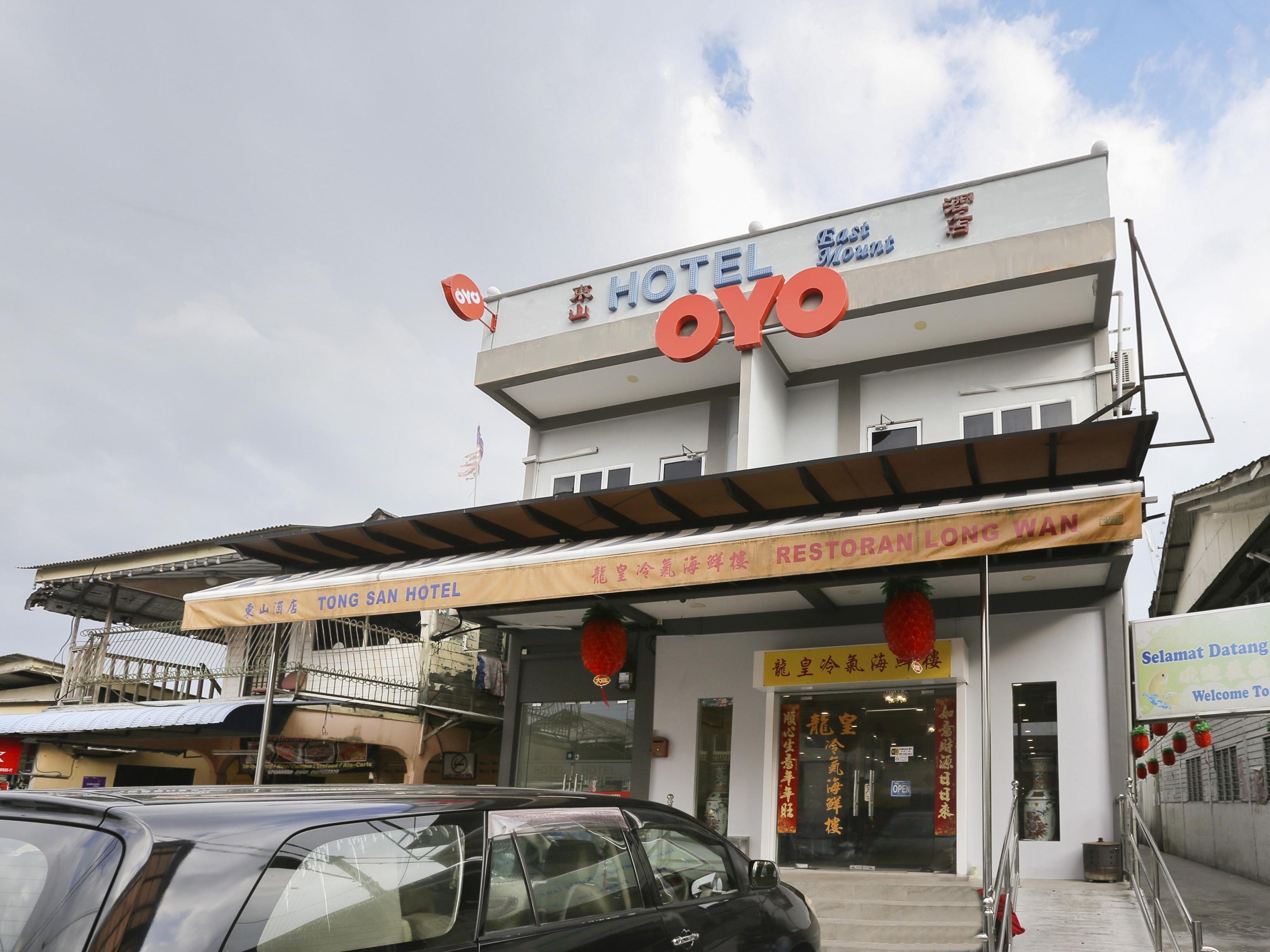 Oyo 89915 East Mount Hotel Kukup Exterior photo