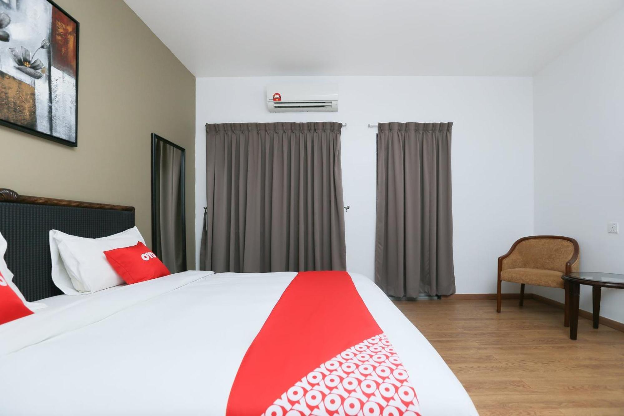 Oyo 89915 East Mount Hotel Kukup Exterior photo