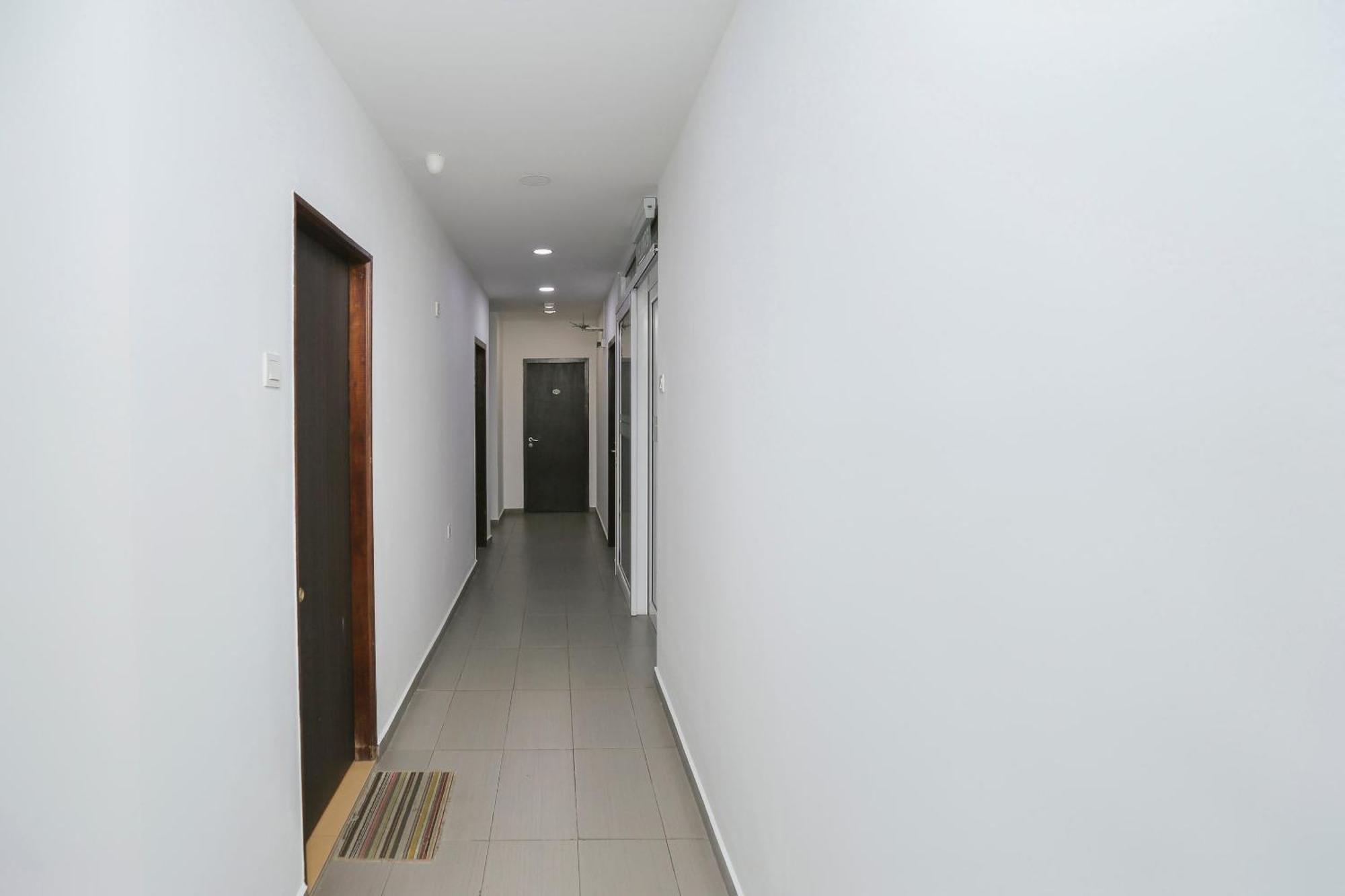Oyo 89915 East Mount Hotel Kukup Exterior photo